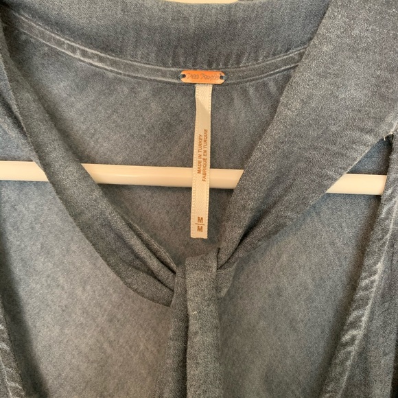 Free People | Neck Tie Sleeveless Blouse - Picture 4 of 7